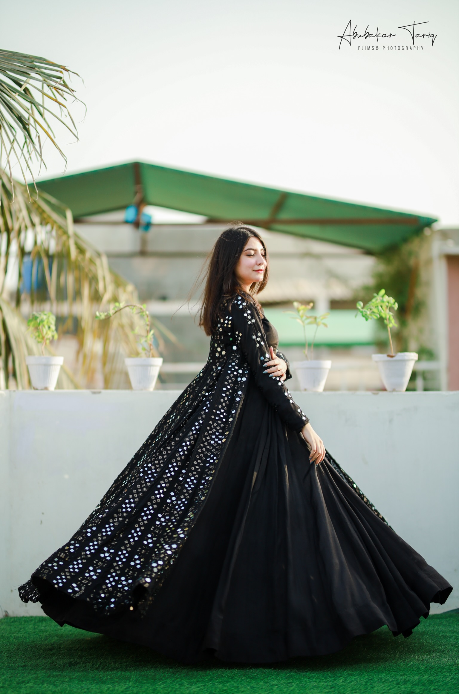 Black Color Latest Womens Gown Design for Party Wear