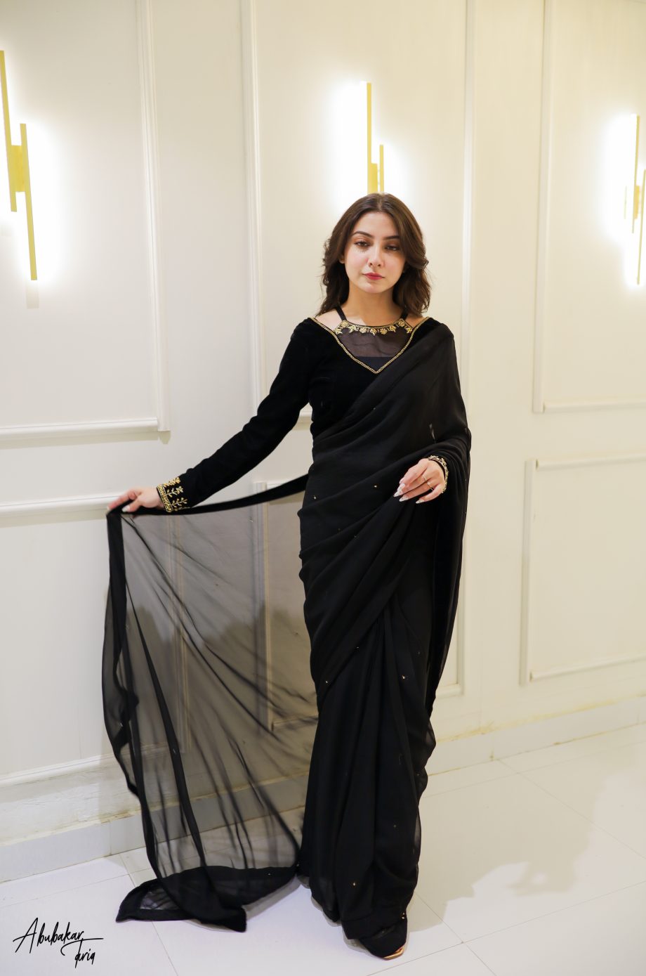 SOLID BLACK SAREE VELVET BLOUSE