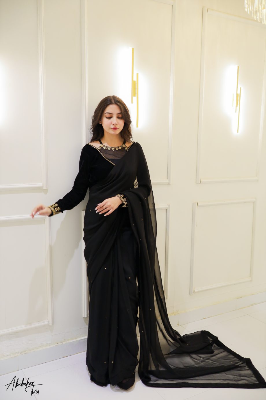 SOLID BLACK SAREE VELVET BLOUSE