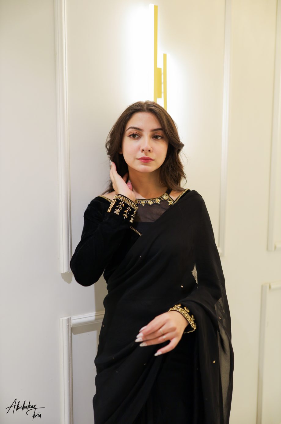 SOLID BLACK SAREE VELVET BLOUSE