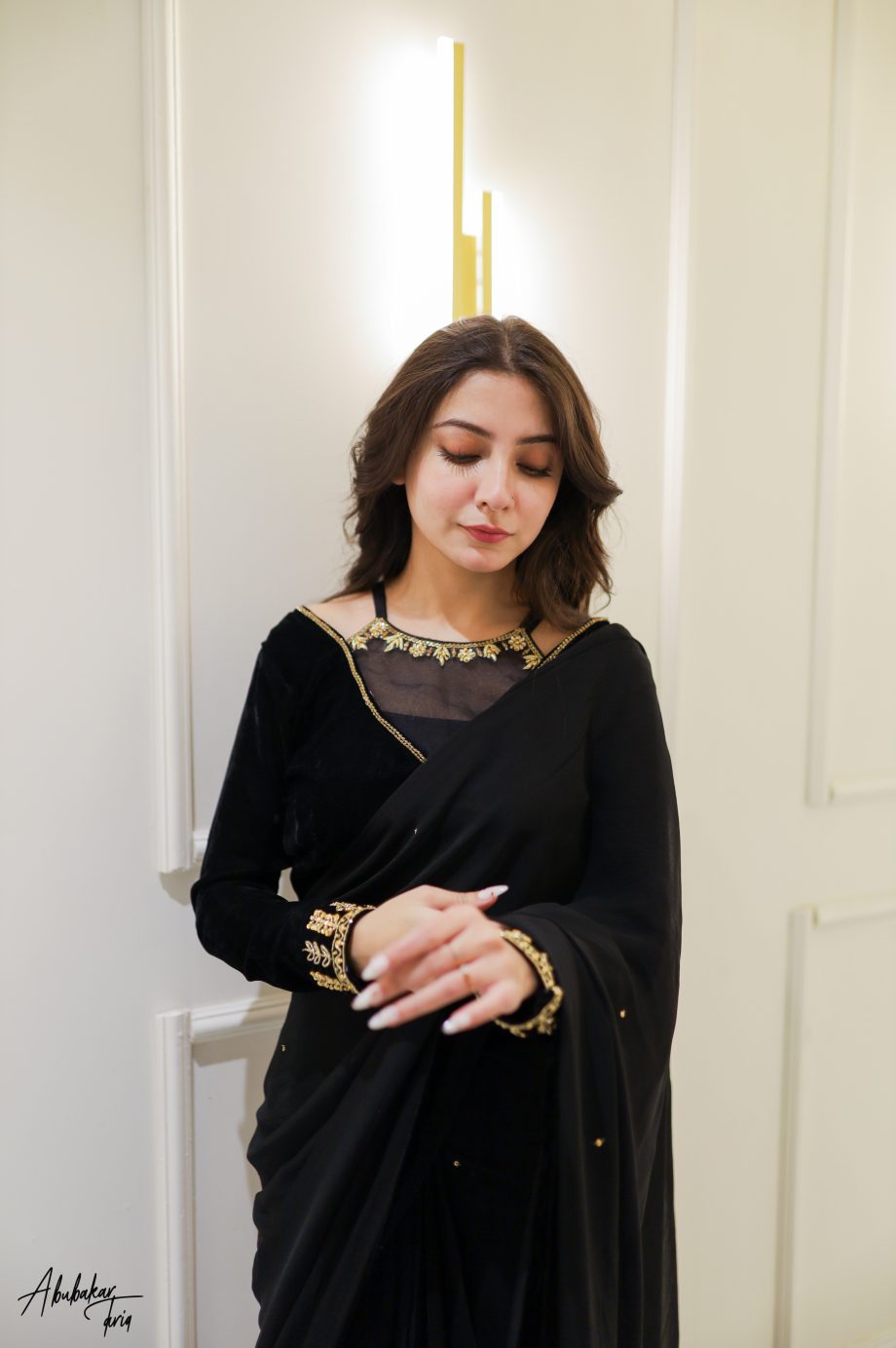 SOLID BLACK SAREE VELVET BLOUSE