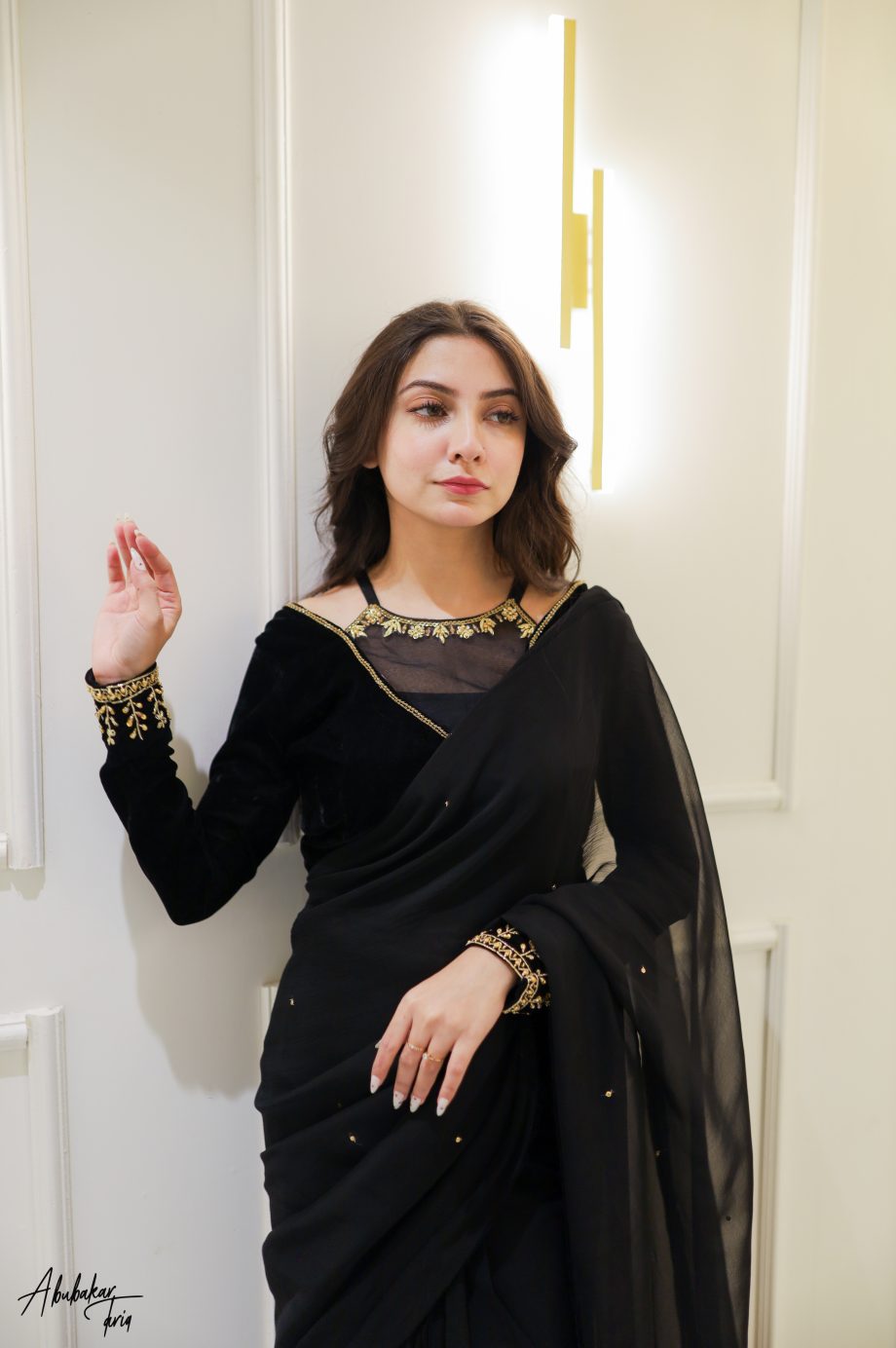 SOLID BLACK SAREE VELVET BLOUSE