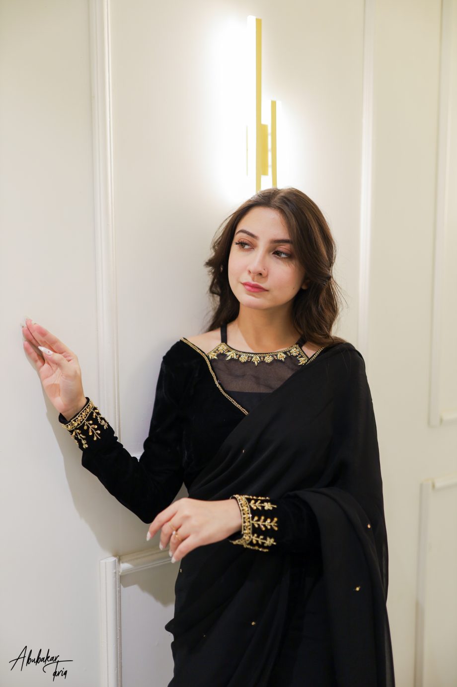 SOLID BLACK SAREE VELVET BLOUSE