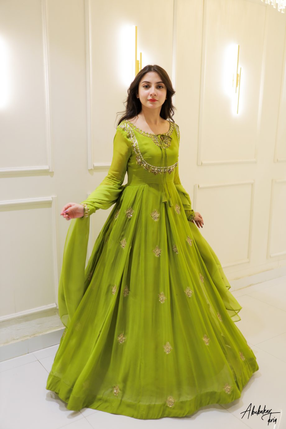 SOLID GREEN HAND EMBELLISHED ANARKALI SET WITH DUPATTA