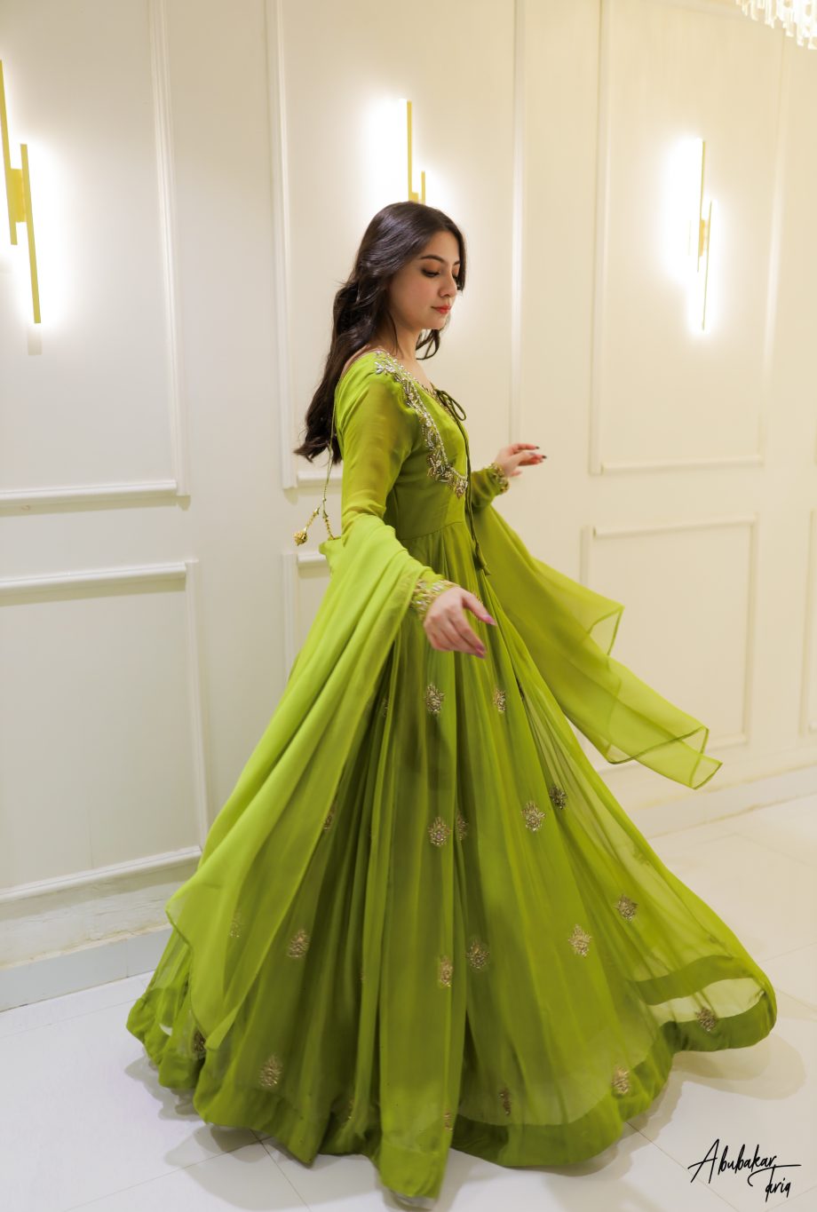 SOLID GREEN HAND EMBELLISHED ANARKALI SET WITH DUPATTA