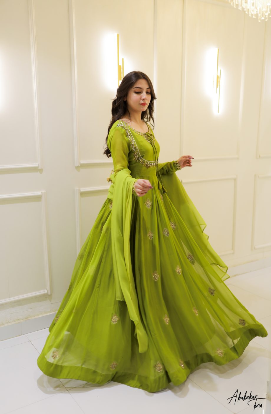 SOLID GREEN HAND EMBELLISHED ANARKALI SET WITH DUPATTA